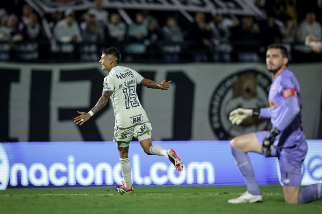 atletico-mg-vira-sobre-o-bragantino-fora-de-casa-e-sobe-para-sexto