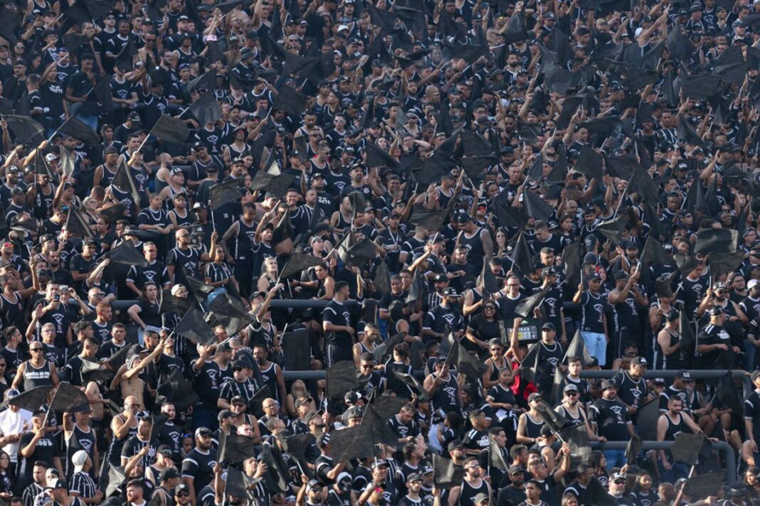 gavioes-da-fiel-marca-protesto-apos-nova-derrota-do-corinthians