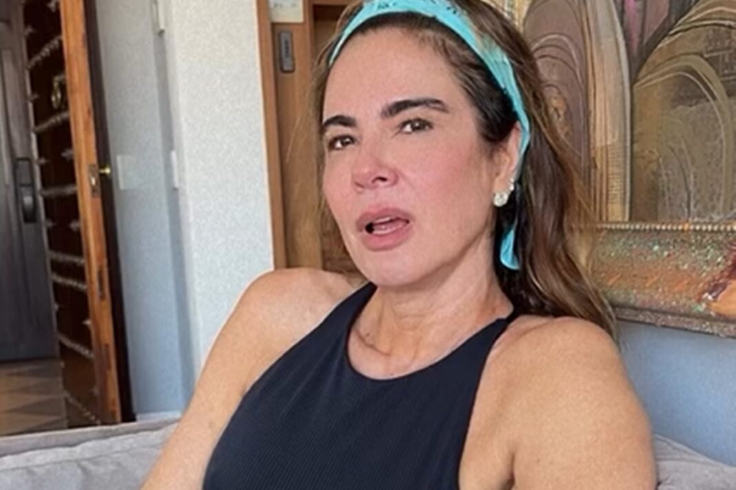 luciana-gimenez-revela-que-tem-trauma-de-infancia-provocado-pela-mae
