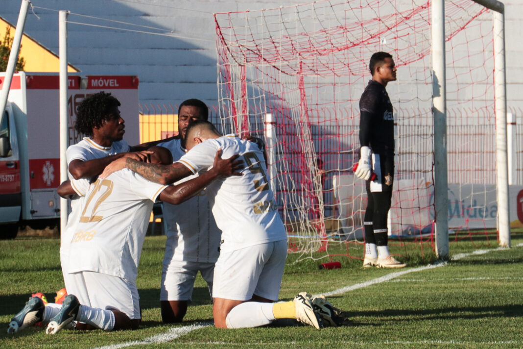 serie-d:-brasiliense-empata-com-uniao-fora-de-casa-e-mantem-lideranca