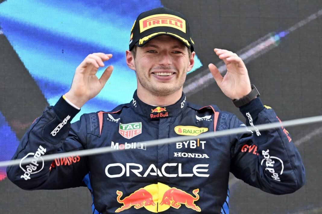 f1:-verstappen-supera-norris-nas-voltas-finais-e-vence-gp-da-espanha