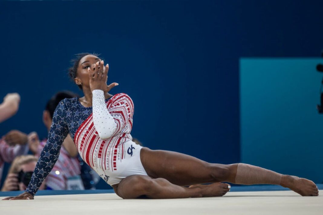 simone-biles-acumula-fortuna-de-milhoes-de-dolares:-veja-numeros