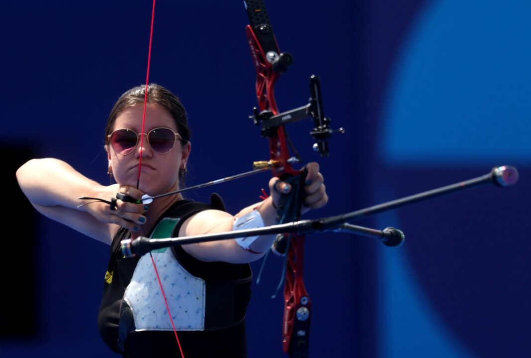 olimpiadas:-ana-luiza-caetano-perde-nas-oitavas-do-tiro-com-arco