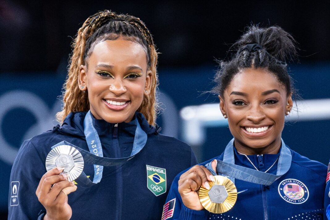rebeca-andrade-diz-ter-sido-sondada-por-biles-antes-da-final-do-solo