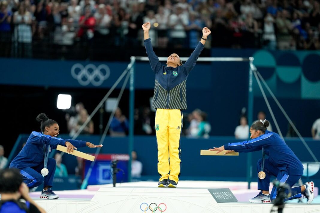 “nao-superei”:-michelle-obama-comenta-reverencia-de-biles-a-rebeca