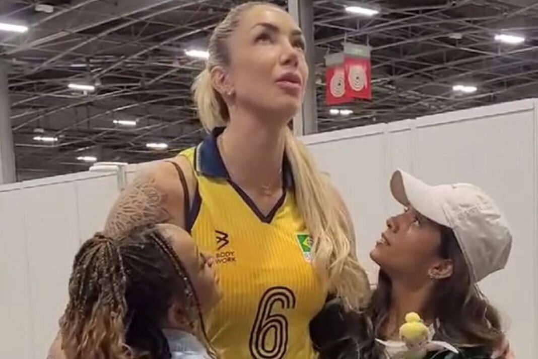 thaisa-e-consolada-por-rayssa-leal-e-rebeca-andrade-apos-derrota;-veja