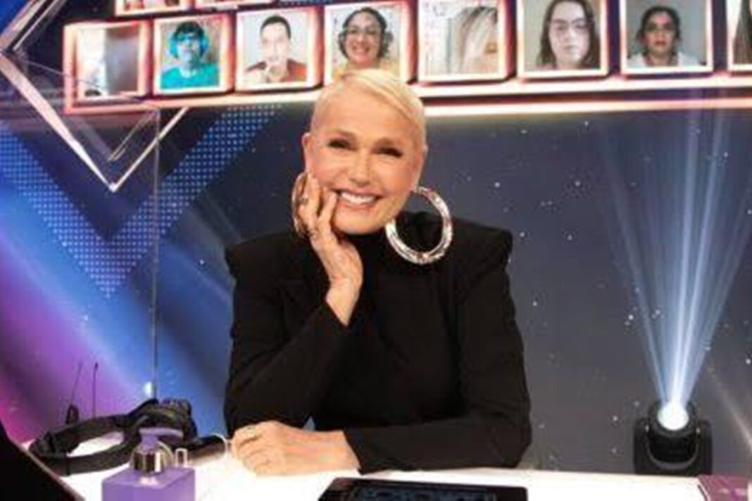 xuxa-diz-que-roberto-carlos-tomou-banho-de-2-horas-apos-abraca-la