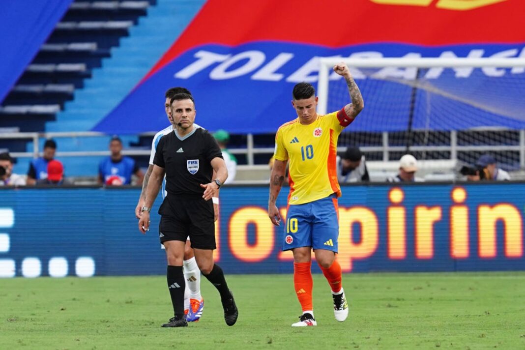 com-gol-de-james-rodriguez,-colombia-bate-a-argentina-em-barranquilla