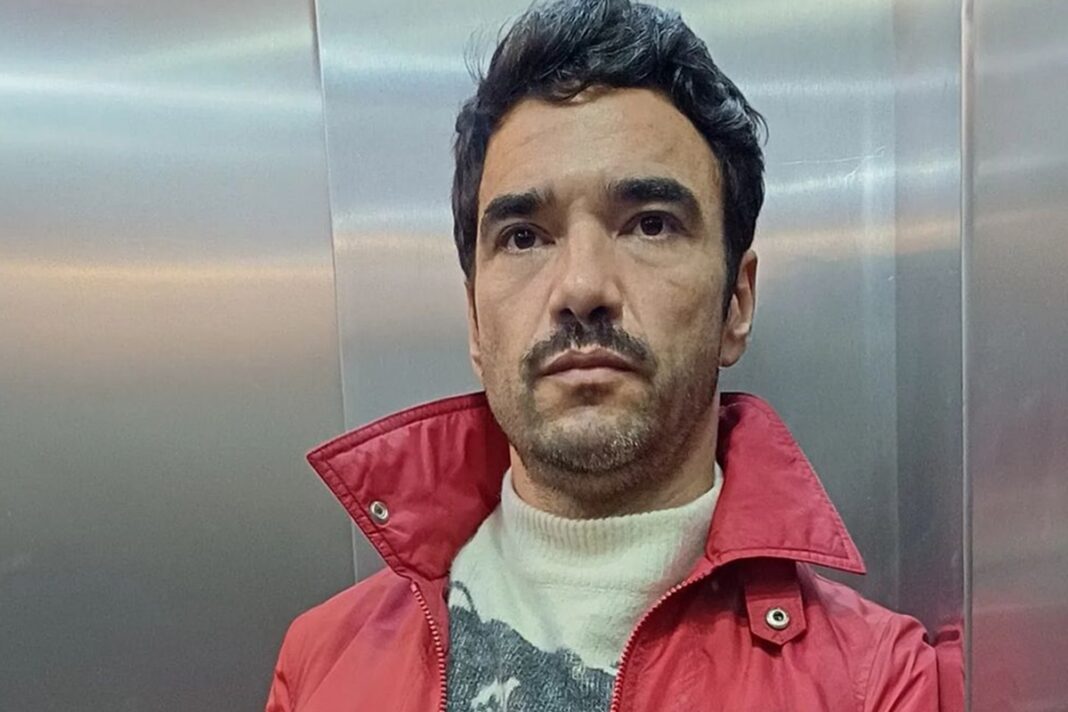 caio-blat-reclama-de-machismo-em-“piadas”-sobre-tamanho-do-penis