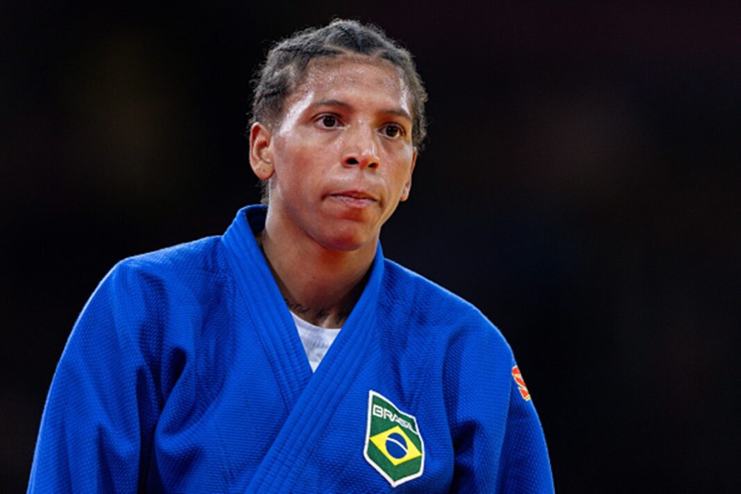 tecnica-de-rafaela-silva-critica-arbitragem-em-paris:-“insatisfacao”