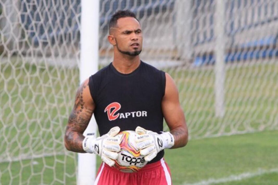 ex-goleiro-bruno-e-flagrado-entregando-moveis-no-rio-de-janeiro