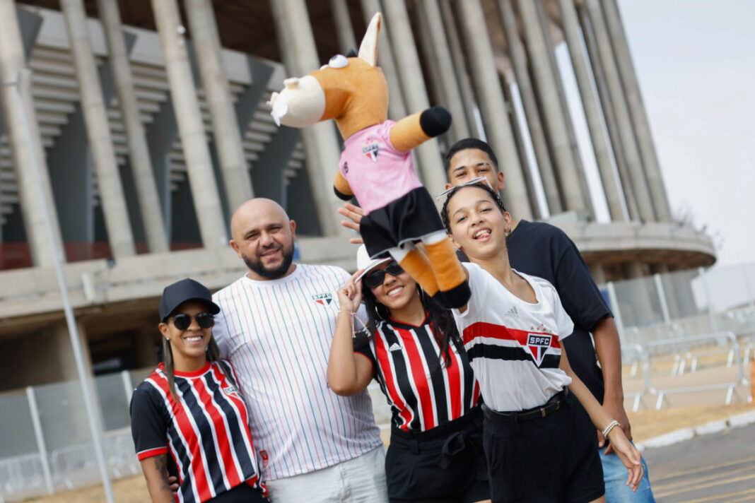 torcida-chega-a-arena-brb-mane-garrincha-para-sao-paulo-x-corinthians