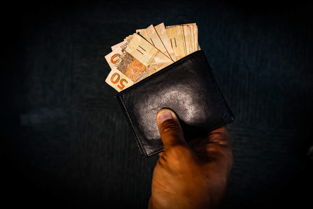 dinheiro-esquecido:-r$-8,6-bi-podem-ser-sacados.-veja-quem-tem-direito