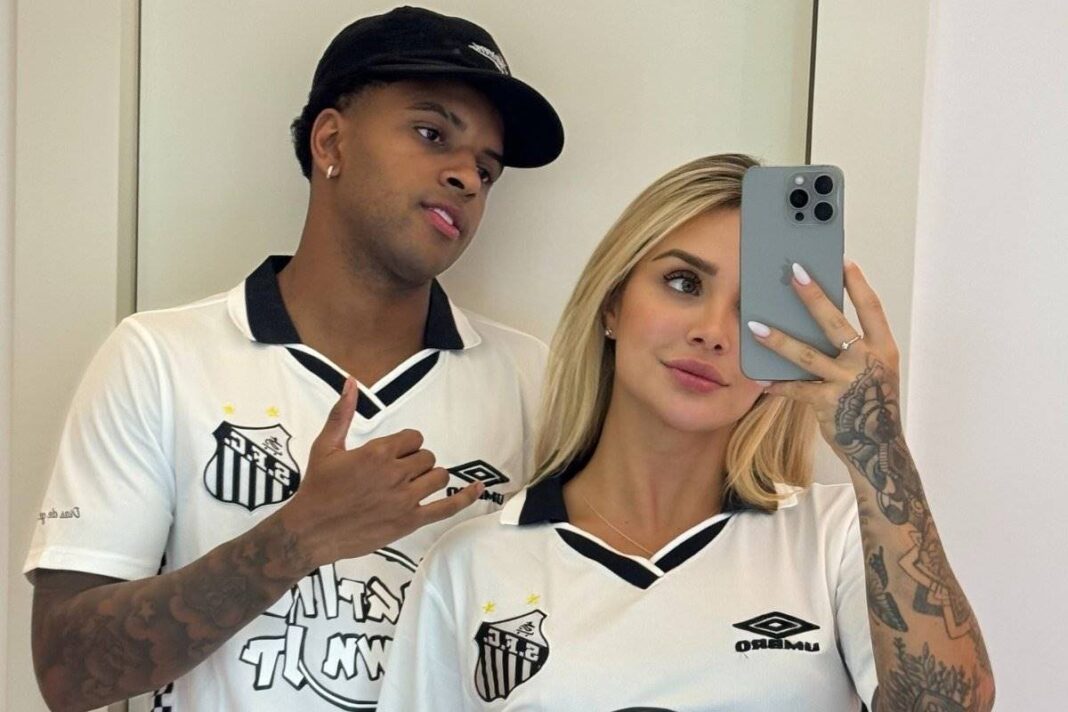 namorada-de-rodrygo-goes-posta-filhos-do-atleta-nus-e-irrita-mae-deles
