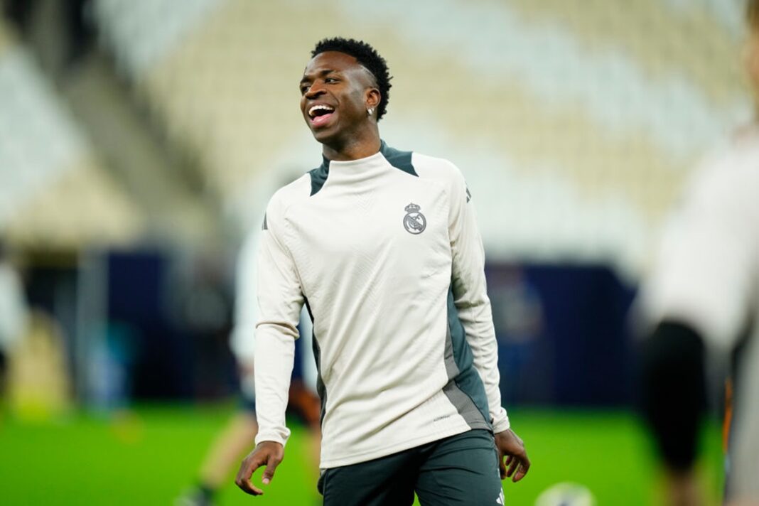 vini-jr.-e-eleito-o-melhor-jogador-do-mundo-no-globe-soccer-awards