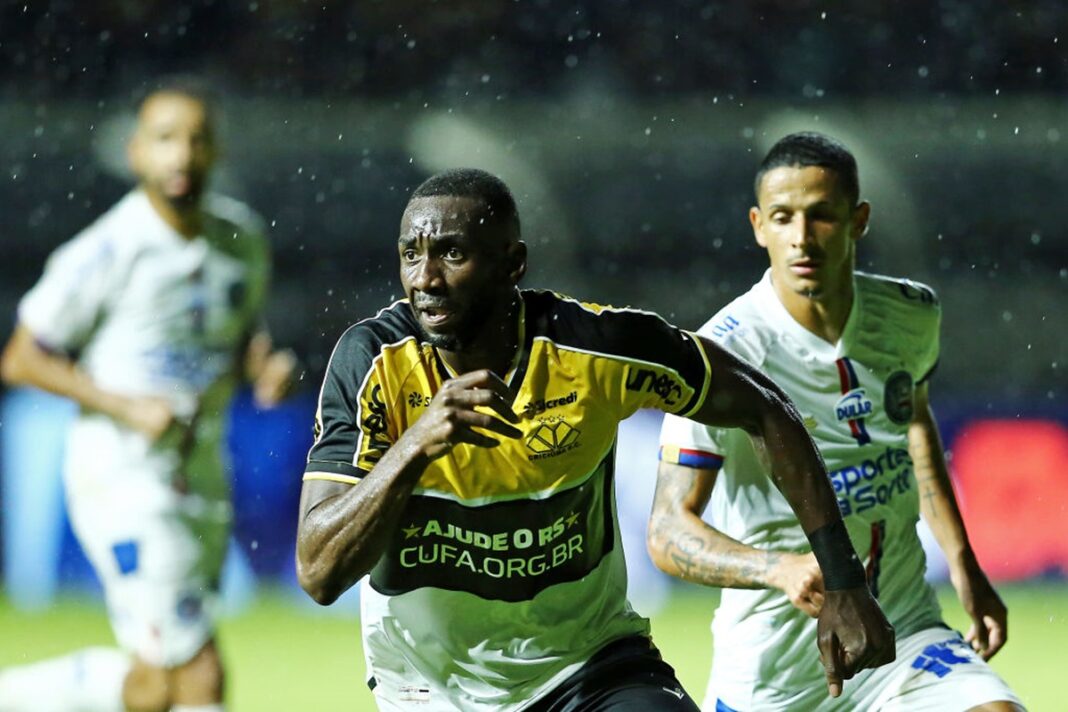 cruzeiro-anuncia-chegada-de-bolasie,-ex-atacante-do-criciuma