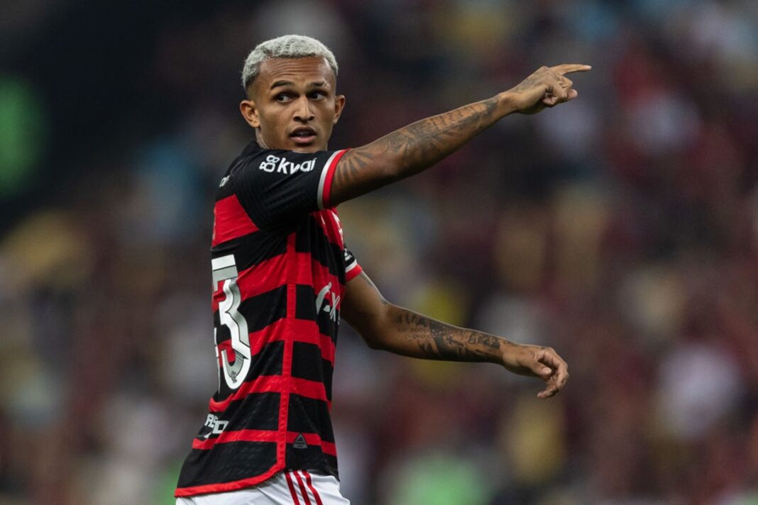mais-uma-saida?-lateral-do-flamengo-nao-garante-permanencia-em-2025
