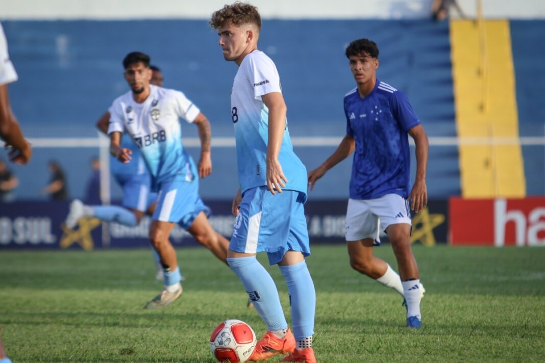 real-brasilia-arranca-empate-contra-o-cruzeiro-na-estreia-da-copinha