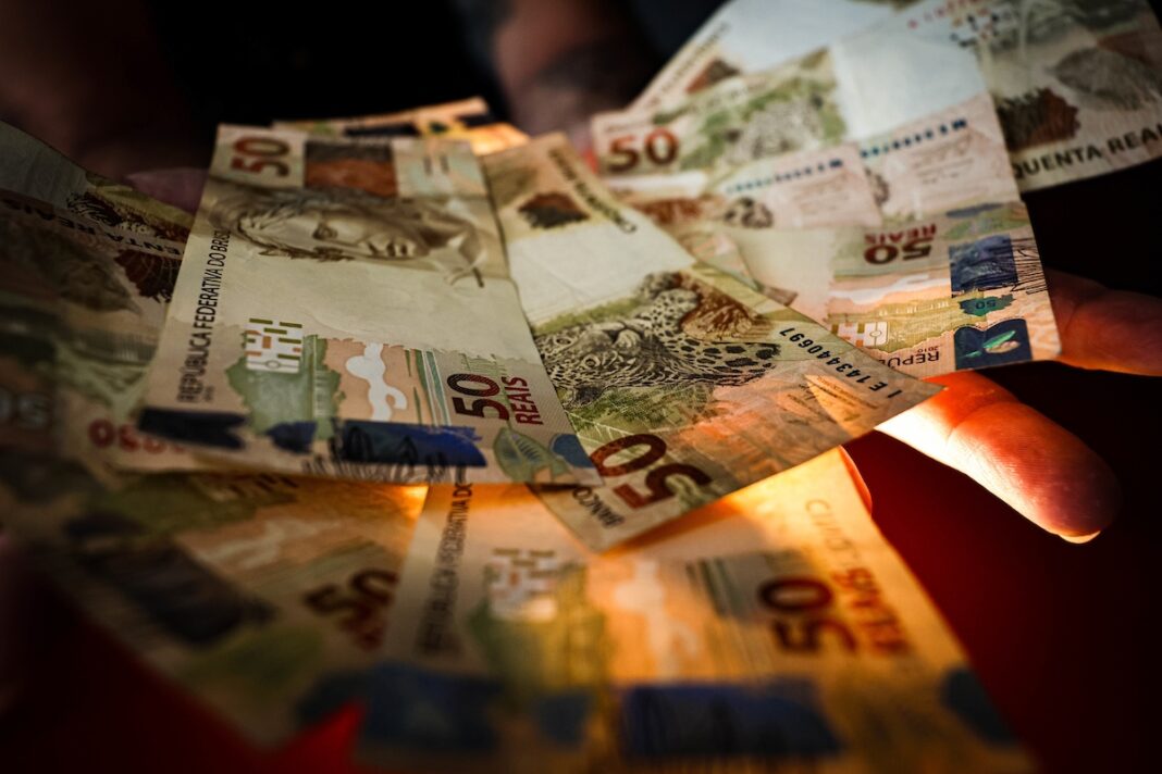 deficit-do-setor-publico-atinge-r$-47,6-bi-e-divida-vai-a-76,1%-do-pib