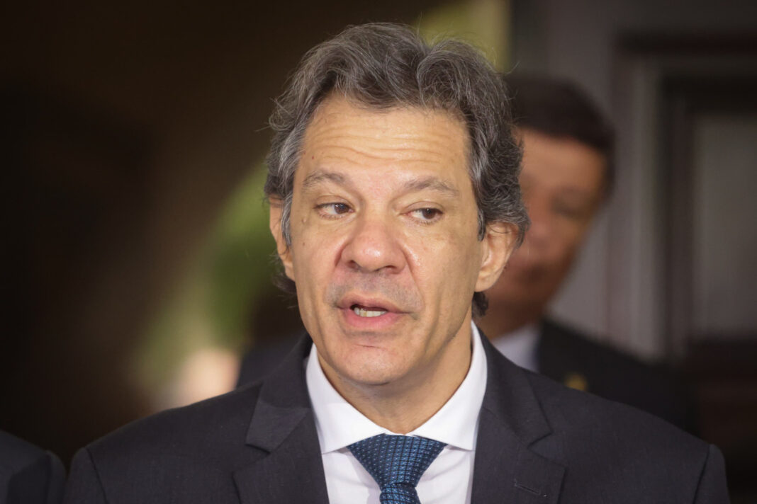 haddad-diz-que-tarifaco-de-trump-nao-e-“contra-o-brasil”.-video